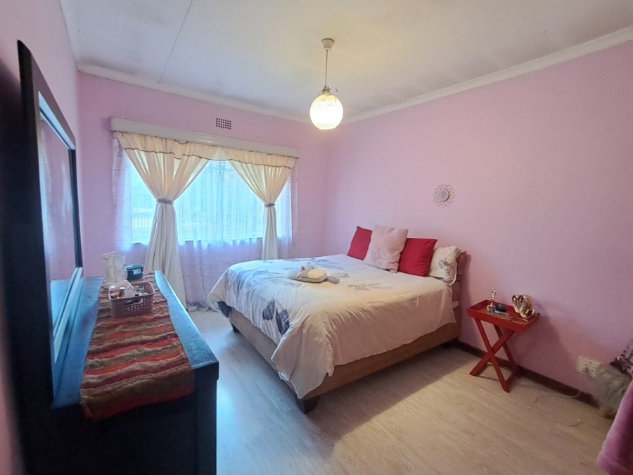 5 Bedroom Property for Sale in Vaalpark Free State